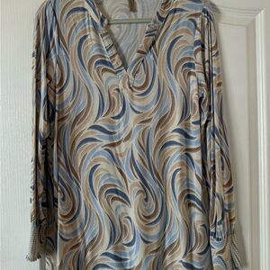Elegant Swirl Patterned Women's Blouse